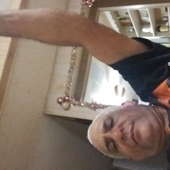 Meet your Posher, Luis - Picture 1 of 1